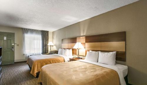 Queen Room with Two Queen Beds - Smoking