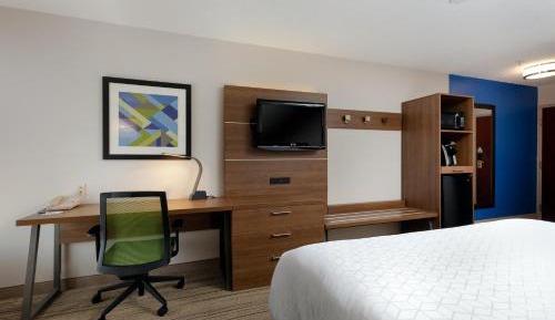 King Room - Mobility Access/Roll in Shower - Non-Smoking