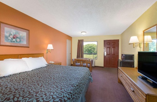 Childersburg Hotel | Days Inn by Wyndham Childersburg