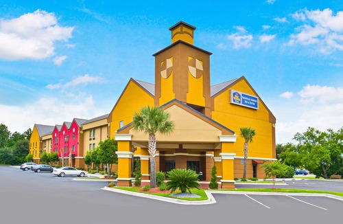 Pooler Hotel | Best Western Plus Savannah Airport Inn and Suites