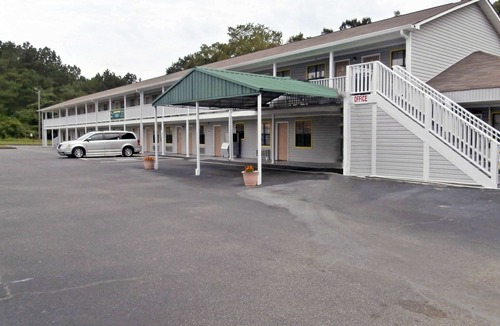 Hawkinsville Hotel | Loyalty Inn Hawkinsville