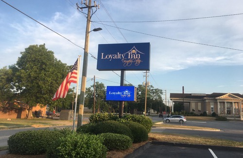 Hawkinsville Hotel | Loyalty Inn Hawkinsville