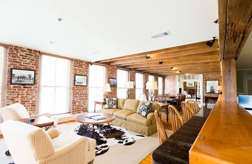 Natchez House | The River Walk Inn - Rooms 801-806