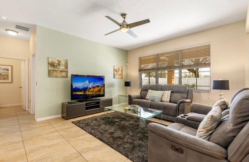 Windwood Bay House | Florida 5BR Getaway Close to Disney Parks