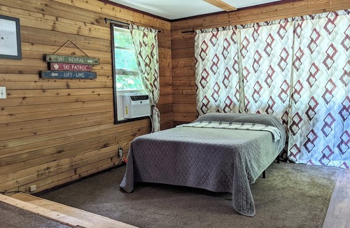 Mesick House | Rustic Cabin Centrally located for the Outdoor Adventurer