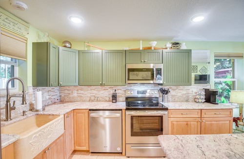 Umatilla Cottage | Cottage 13 Mi to Dtwn Mount Dora!