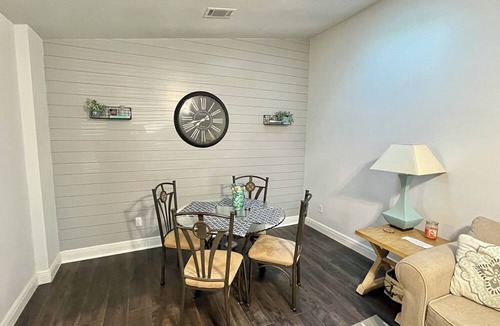Northeast Pensacola House | Tradewinds Pensacola 1 bedroom northeast cottage