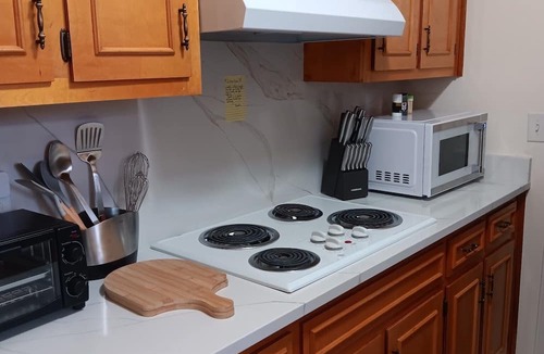 Gulf Hills House | OCEAN SPRINGS - GULF HILLS AREA nEnjoy this home away from home!