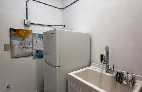 Tallahassee Apartment | Newly renovated 100% privacy Very quite studio with private entrance