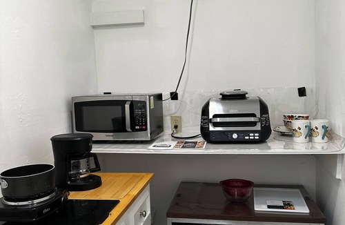Tallahassee Apartment | Newly renovated 100% privacy Very quite studio with private entrance