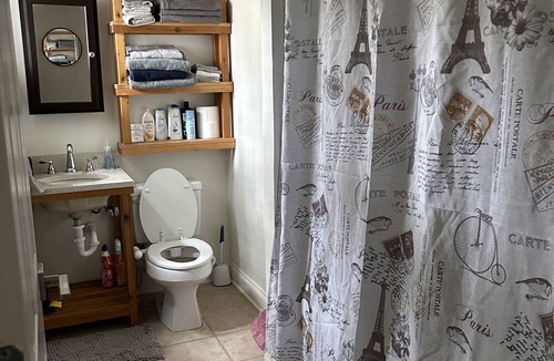 Biloxi Cottage | 1 bdr cottage house next to Beach I 30-Day I Discounted