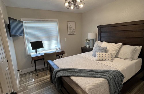 Oviedo House | Oviedo Peaceful and Centrally Located Lake home minutes from UCF