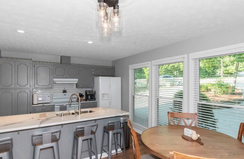 Eatonton House | 3BR/2BA Lake Oconee Retreat