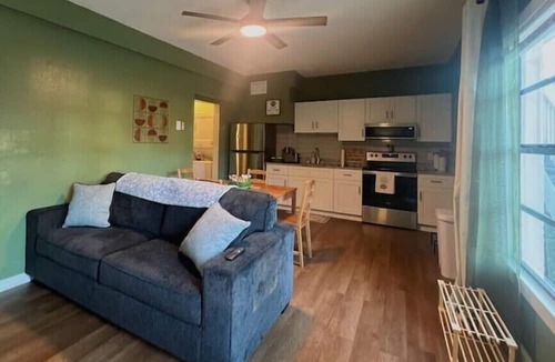 Oviedo House | Cozy Knight Stay