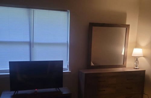 Selma House | Cozy Townhome close to historic downtown