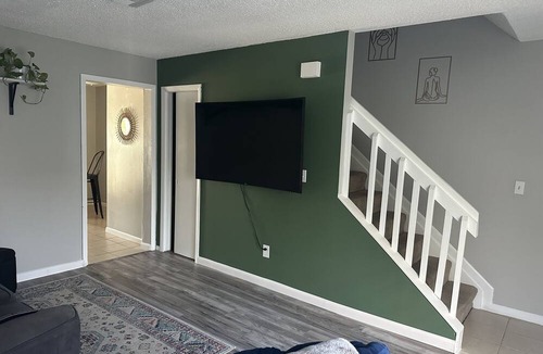 Winter Springs House | Gorgeous and Cozy Two Bedroom Townhome