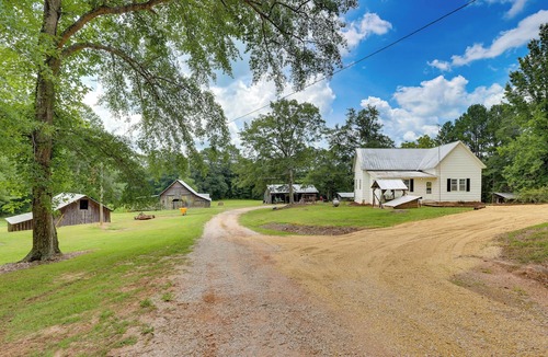 Lineville Cottage | Lineville Homestead Retreat! Farmhouse & Cottage