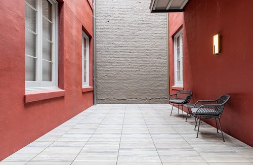 Arts/Warehouse District Apartment | ⚜️ Perfect Downtown 1 Bedroom plus Queen Sleeper Sofa & Private Terrace ⚜️ - The Livingston