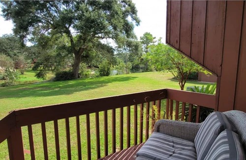Diamondhead Apartment | Studio in quite lake setting. Perfect for Golf, visit New Orleans or just relax.