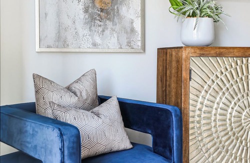Arts/Warehouse District Condo | Corner Penthouse+Large Private Terrace+Sleeper Sofa