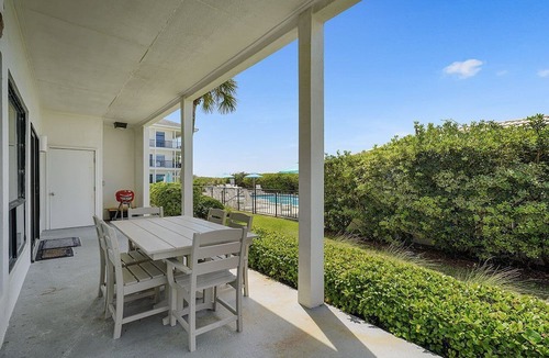 Dune Allen Beach Condo | Palms of Dune Allen 108 - Oceanfront Condo in 30A with Pool & Beach Access