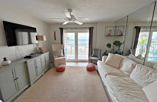 Gulf Shores Condo | Shopping ~ Dining ~ Fun in the sun 🌞 Hurry, Don't Walk, RUN! 🌴