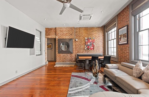 Central Business District Condo | Heated Pool, Hot Tubs, & Style Near French Qtr - Great for Families & Groups
