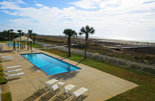 Dauphin Island Condo | Inn at Dauphin Island 212 Family Friendly Sleeps 8 with Great Views!