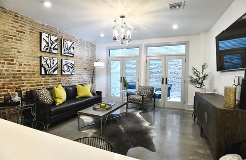 Central Business District Hotel | Modern Vacation Rental in New Orleans CBD: Patio + Walk to French Quarter