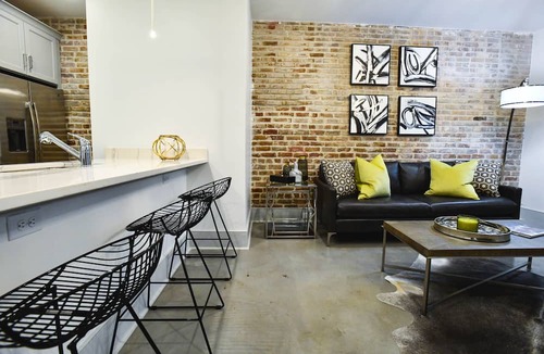 Central Business District Hotel | Modern Vacation Rental in New Orleans CBD: Patio + Walk to French Quarter