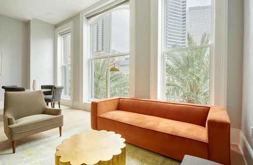 French Quarter Hotel | Walk to Bourbon St, Riverfront Park, French Qtr | Canal St Stay | The Harlequin