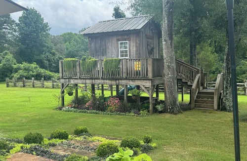 Ramer House | Resort-Style Garden Cottage