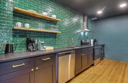 Eustis House | Heart of Historic Dtwn Eustis! MCM-Inspired Unit