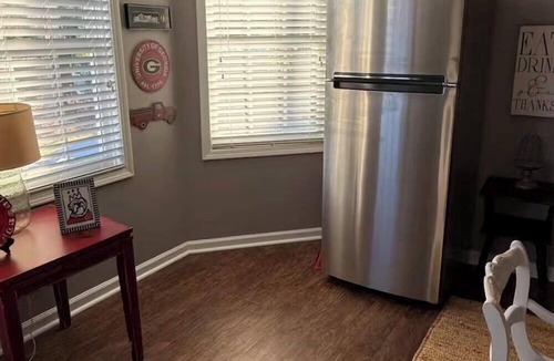 Farmington House | The Corner Suite-Close to The Dawgs’ Classic City