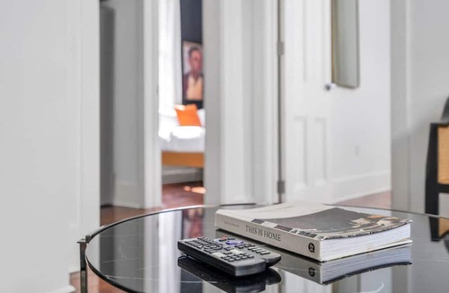 Faubourg Delachaise Apartment | Classy Magazine St Apartment | Parking + Laundry