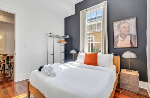Faubourg Delachaise Apartment | Classy Magazine St Apartment | Parking + Laundry