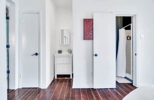 Irish Channel Apartment | Irish Channel Apt w/Balcony | Walk to Magazine St