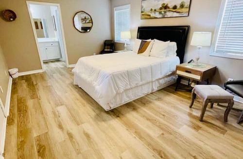 Hammond Apartment | Eastgate 16B spacious comfortable
