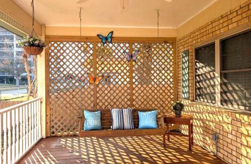D'Iberville House | Peaceful & Close to Coliseum and Beach