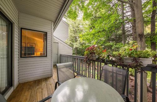 Acme Apartment | Cozy Country Lakeside Condo 5705
