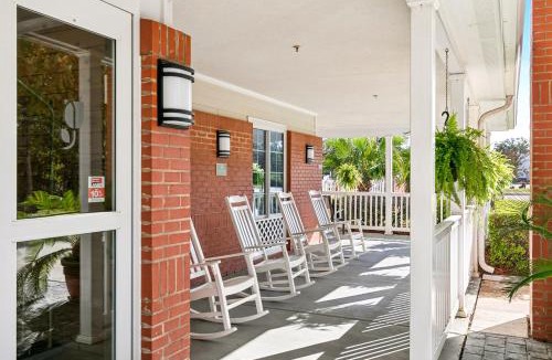 Covington Hotel | Country Inn & Suites by Radisson, Covington, LA