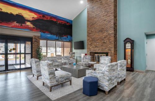 Greenwood Hotel | SureStay Plus Hotel by Best Western Greenwood