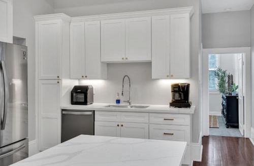 Uptown Historic District Apartment | Bright Uptown home w gated parking