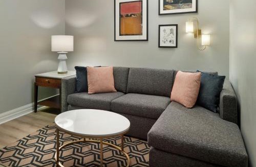 French Quarter Hotel | Courtyard by Marriott New Orleans French Quarter/Iberville
