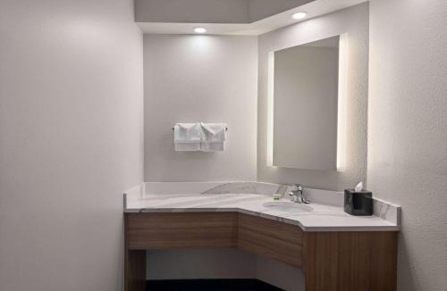 Mount Pleasant Hotel | Baymont by Wyndham Mt. Pleasant