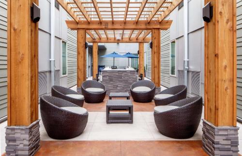 French Quarter Hotel | Homewood Suites By Hilton New Orleans French Quarter