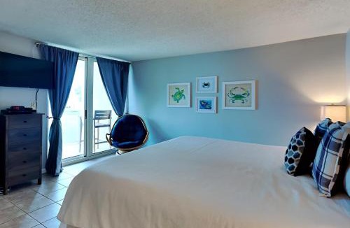 Villa Sabine Apartment | Sabine Yacht & Racquet #1B