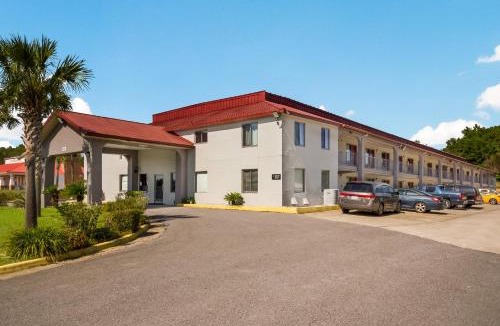 Crestview Hotel | Red Roof Inn Crestview