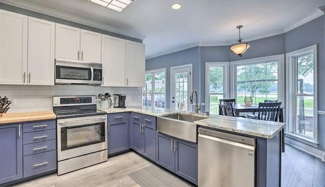 Beautiful Lay Lake Retreat for Large Families.
