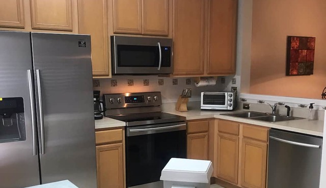 2 Bedroom 2.5 Bath Townhouse in the Orlando Area